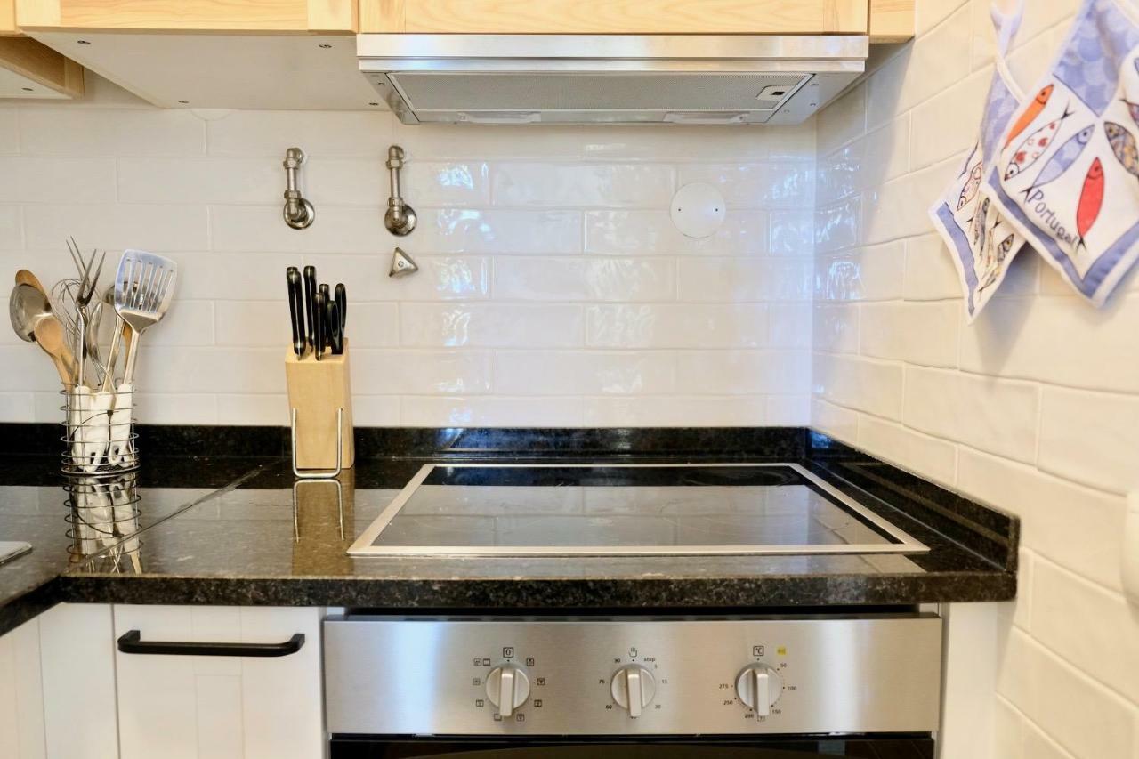 Peaceful & Spacious Apt With Parking & Queen Bed 카르보에이루 외부 사진