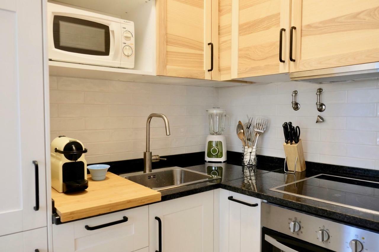 Peaceful & Spacious Apt With Parking & Queen Bed 카르보에이루 외부 사진